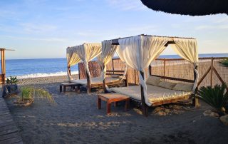 Bali beds at Bahía Beach Club - Torre del Mar